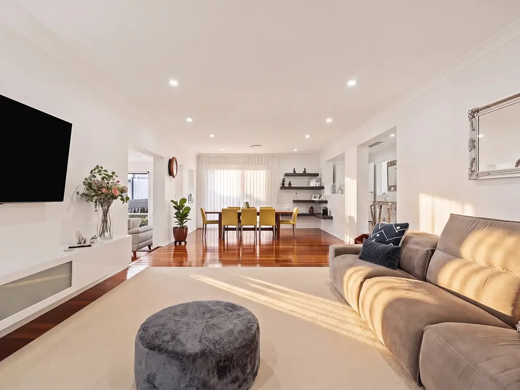 Ormeau 3Kwarto Impressive Ex-Display Home - Fully Upgraded & Move-In Ready!