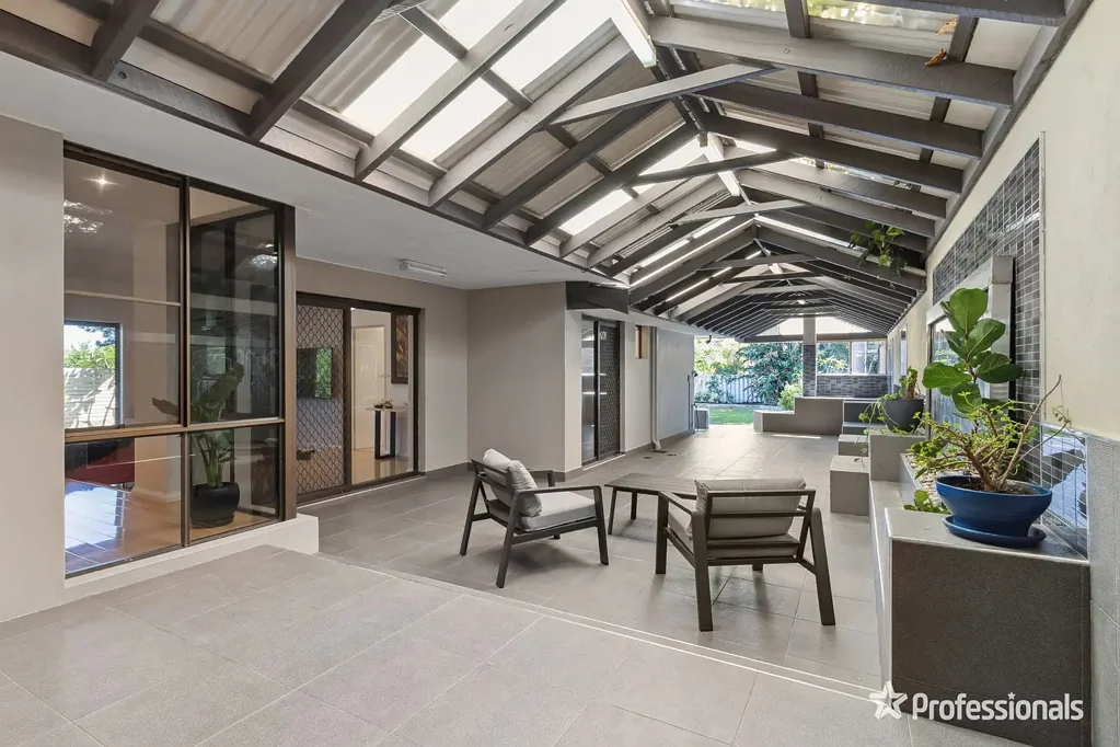 102B Grove Road, Lesmurdie, WA 6076