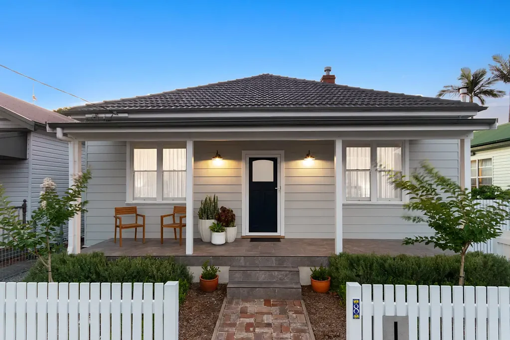 8 Henson Avenue, Mayfield East, NSW 2304