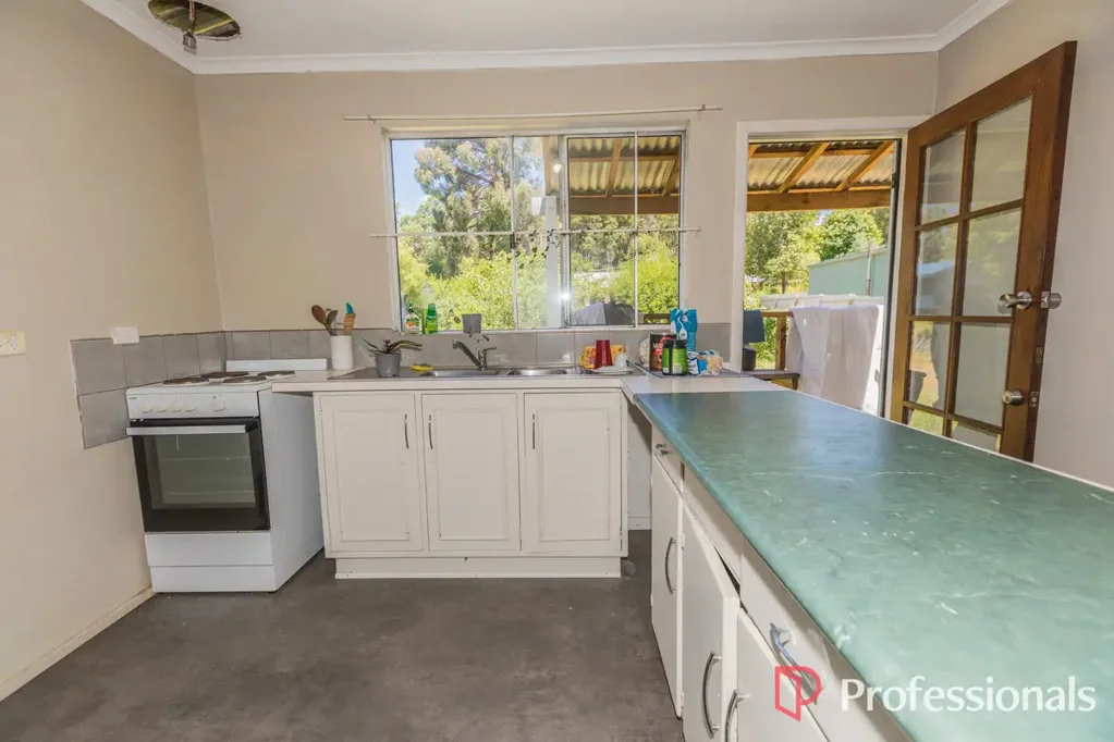 Looking for that quiet relaxed lifestyle? This home is perfect!