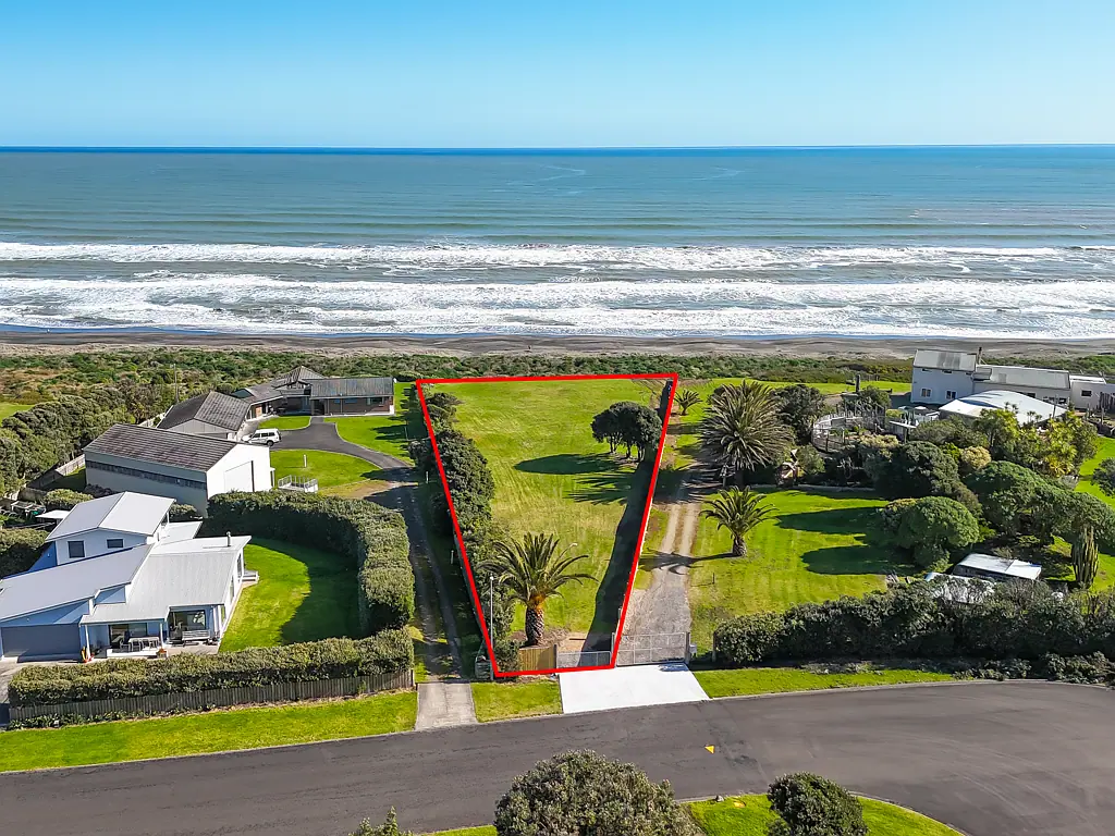 Castlecliff Rare beachfront opportunity – Longbeach luxury