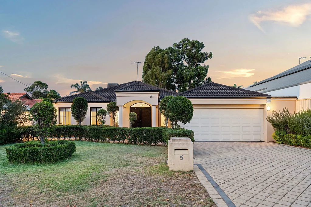 5 Camelot Street, Carine, WA 6020