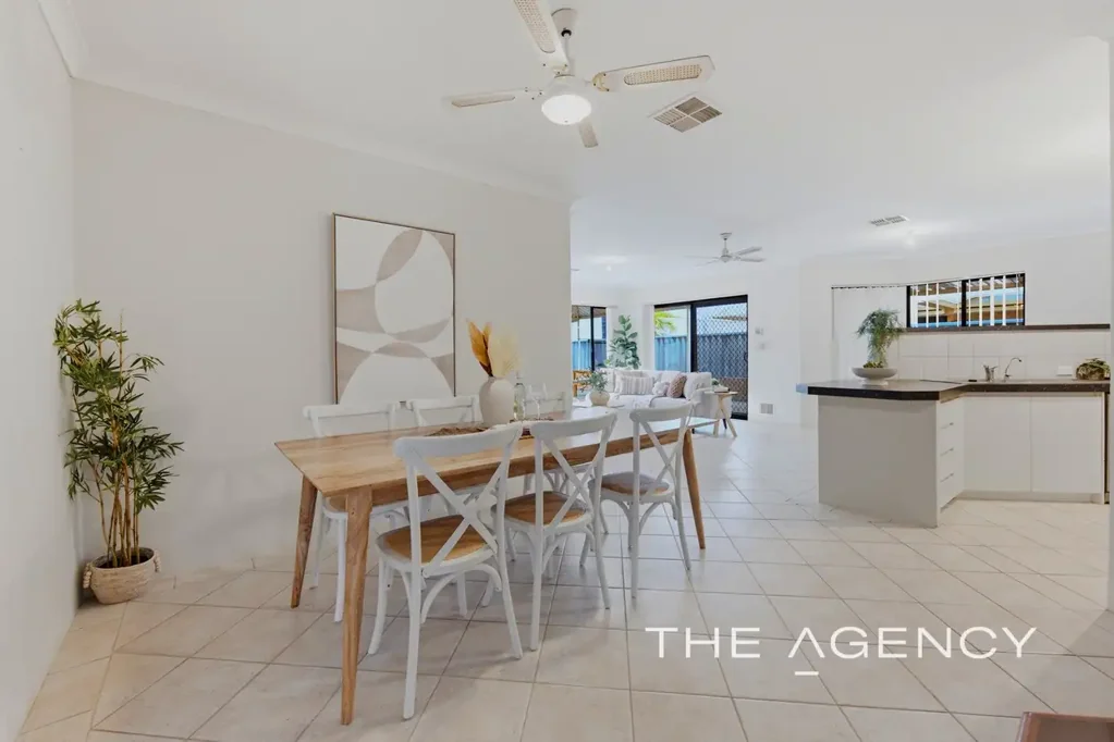 Currambine 4房  The Complete Family Package in the Heart of Currambine!