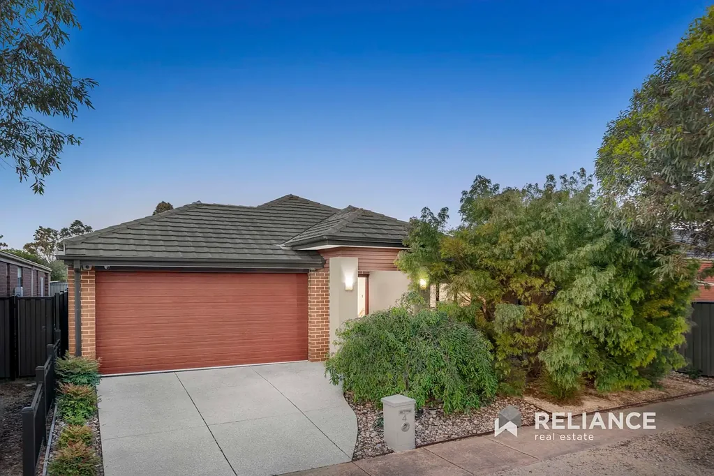 Point Cook 4chambre Henleys-Built Modern Family Sanctuary with Light-Filled Interiors