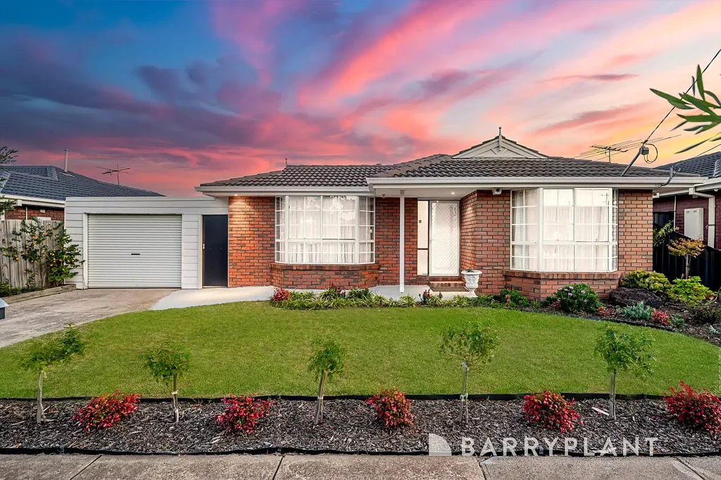 THREE BEDROOM FAMILY HOME IN THE BELLBRIDGE ESTATE.