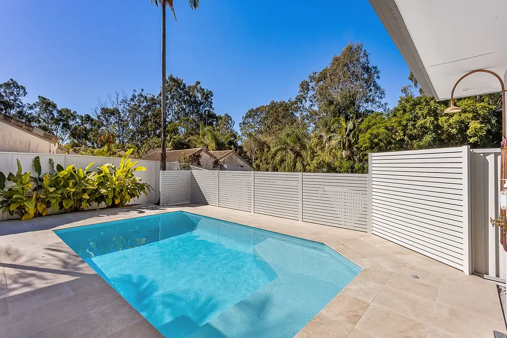 Reedy Creek 4Moenga Beautifully renovated from top to bottom - move straight in!