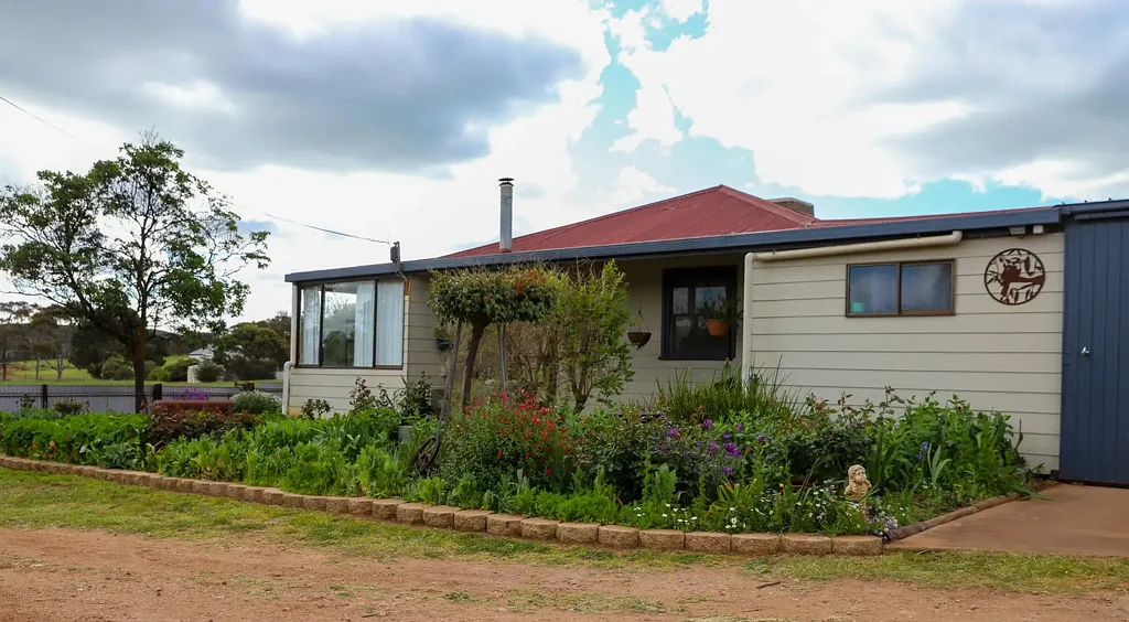 Cleve 3 Slaapkamer Acreage Living on the Edge of Township