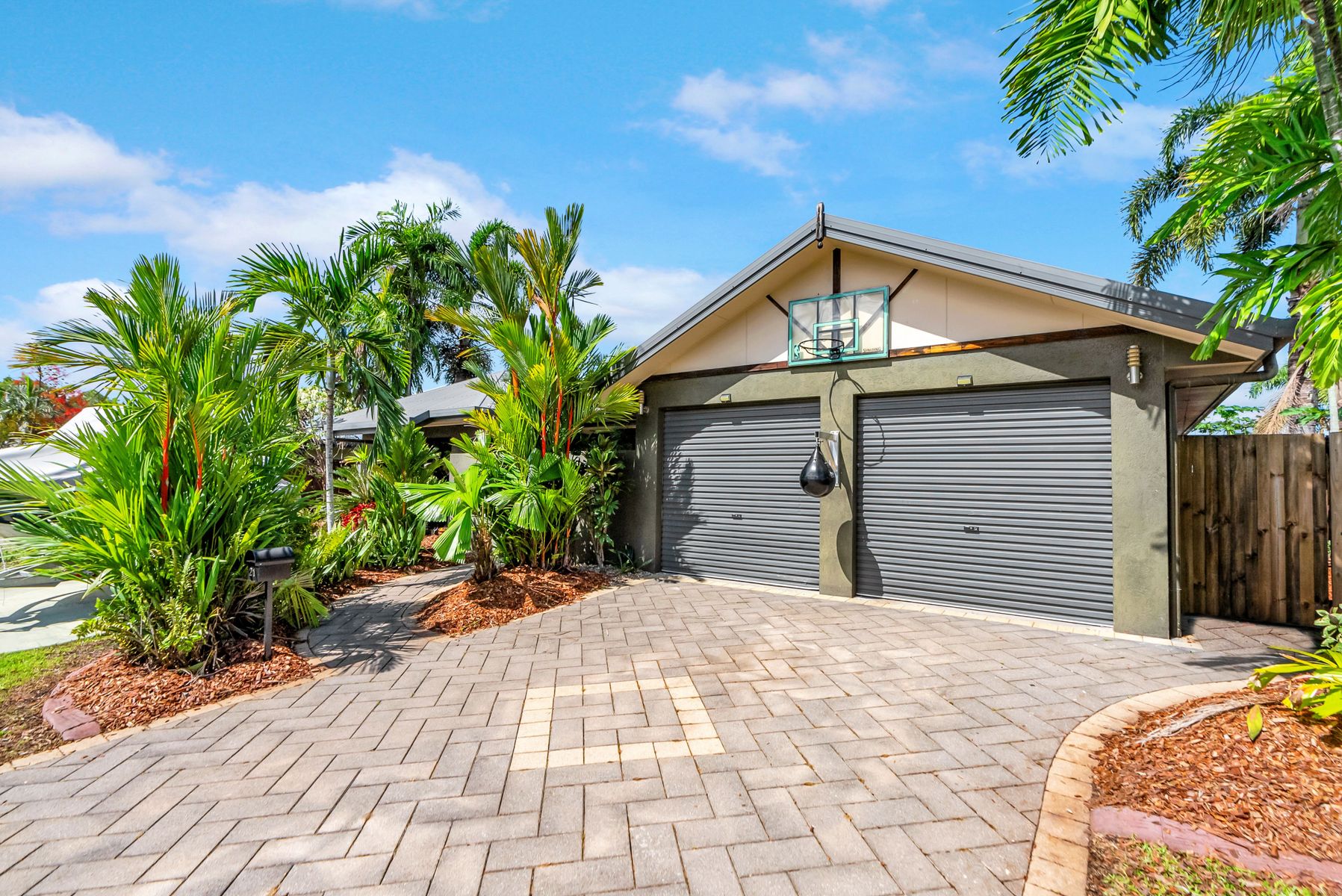 21 NARABEEN ST, KEWARRA BEACH QLD 4879, 0 침실, 0 욕실, House