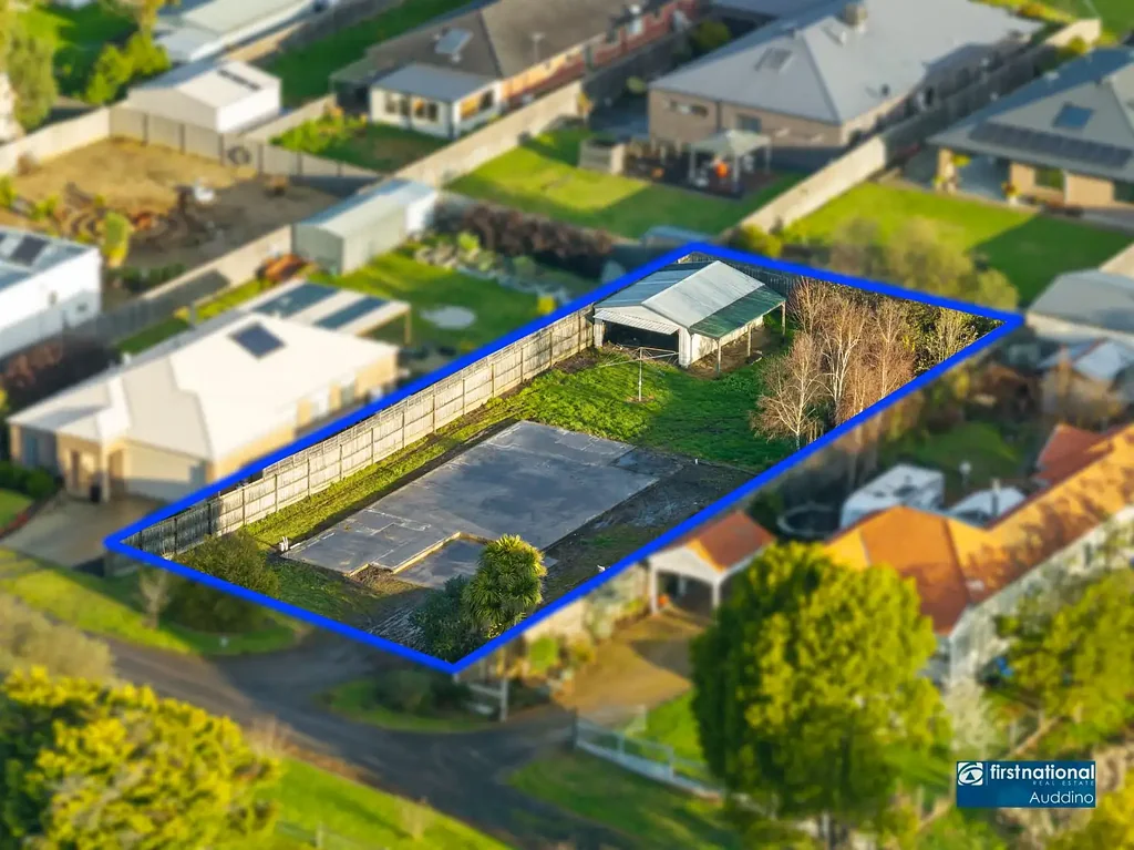 Loch Spacious Block with Shed – Ready for Your Vision