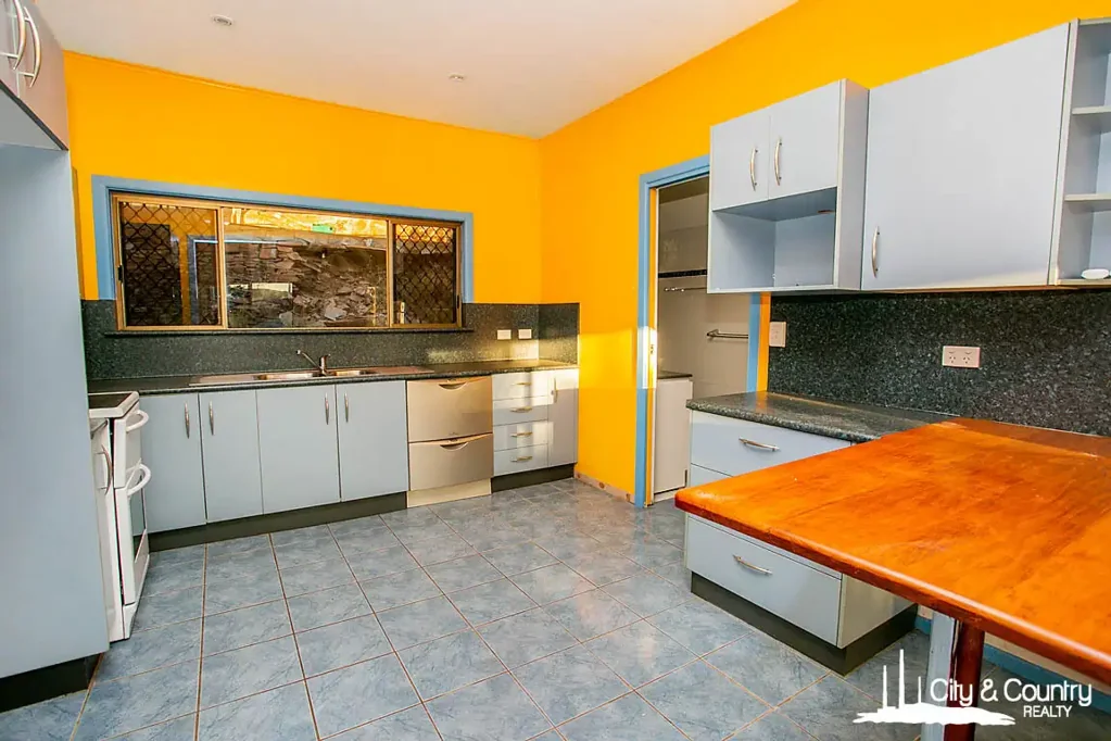 Mount Isa 3Moenga Elevated Family Living with Stunning Views