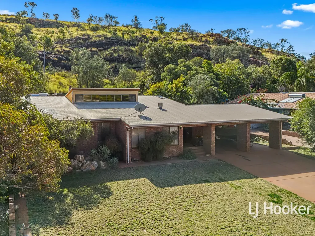Araluen 4ਬੈੱਡਰੂਮ Spacious Family Living with Pool, Views & Room to Grow