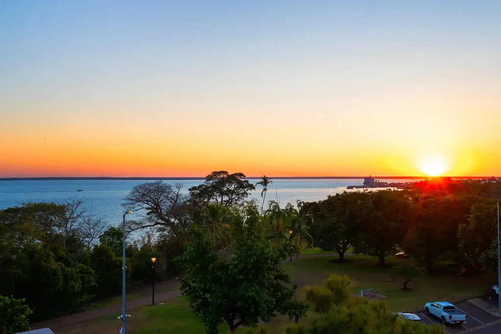 Darwin City 3 Bedroom BLUE CHIP LOCATION + HARBOUR VIEWS