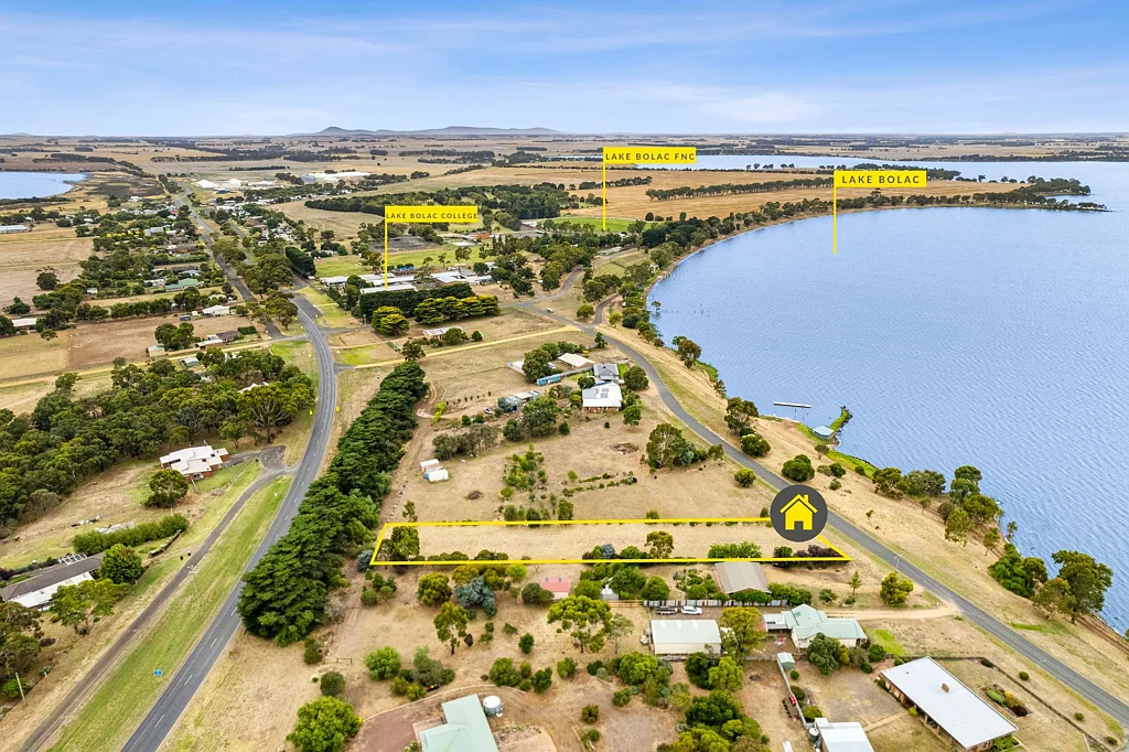 Lake Bolac  A Once in a Lifetime Building Block with Water Views
