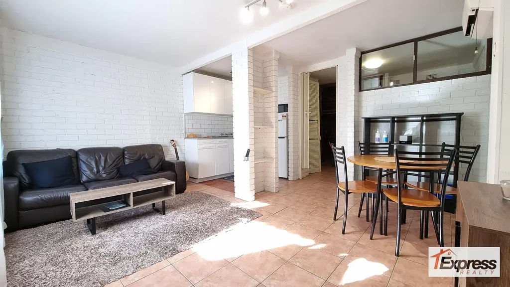 FURNISHED ONE BEDROOM APARTMENT WITH COURTYARD