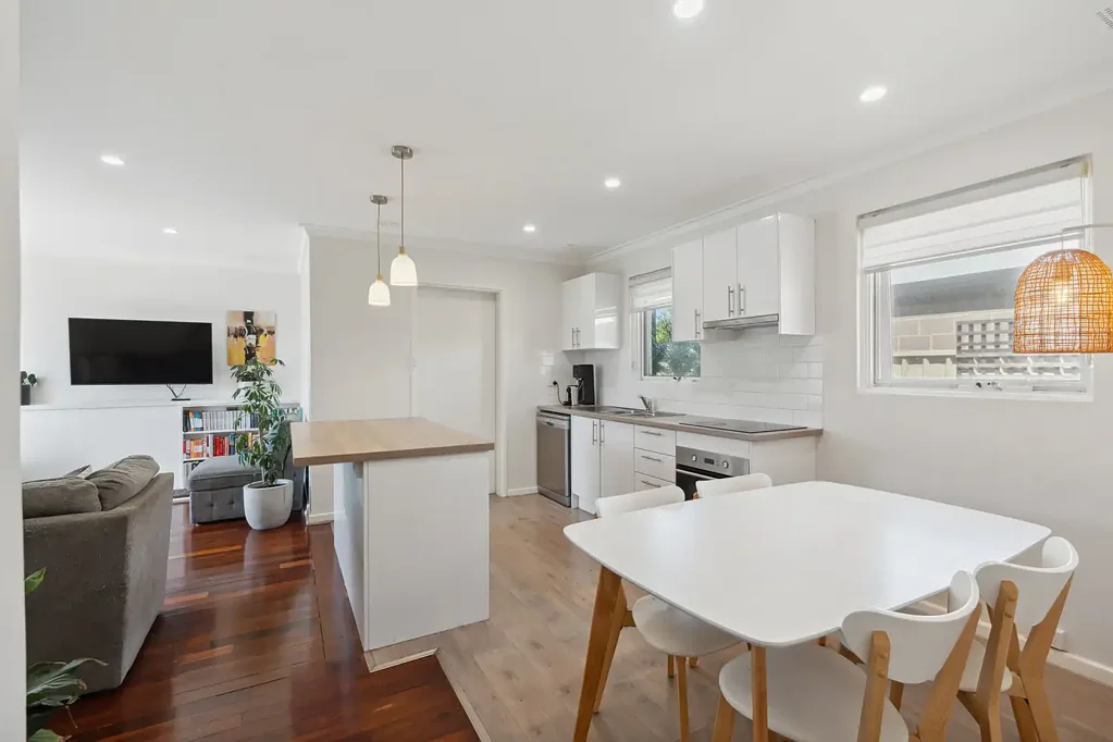 Greenwood 3房  A Charming Gem That Just Feels Right.
First open on Saturday 23rd May at 12:00 - 1:15pm.
