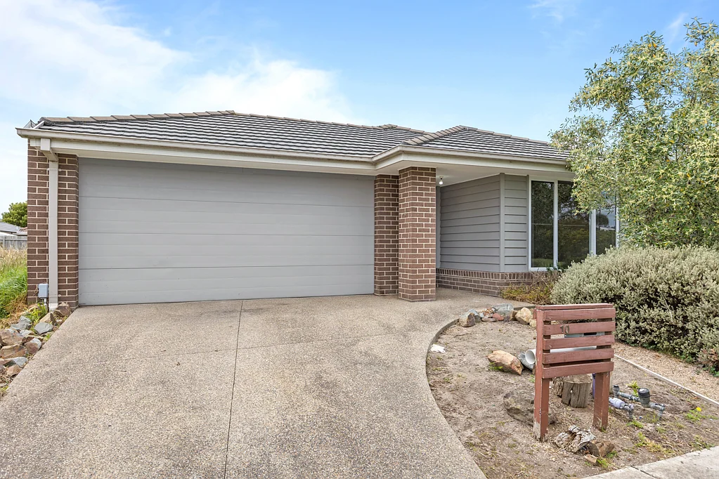 10 Olive Grove, Officer, VIC 3809