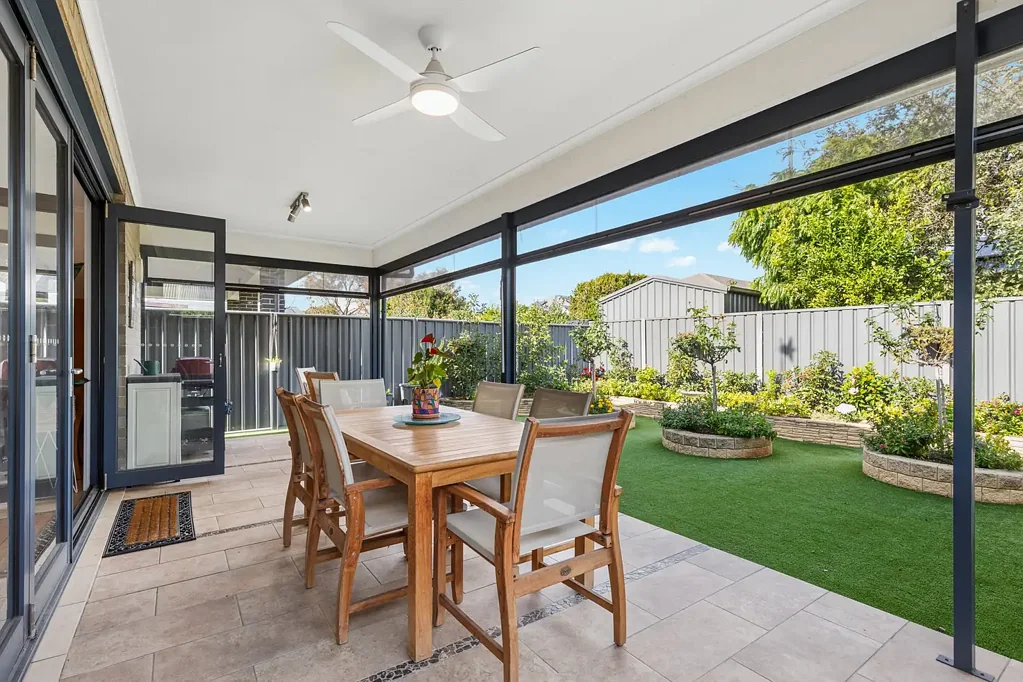 Royal Park 3房  Sunlit Spaces & Seamless Indoor-Outdoor Living