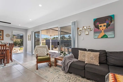 8 Ridgevale Drive, Regency Downs, QLD 4341, 4 chambres, 2 salles de bain, House
