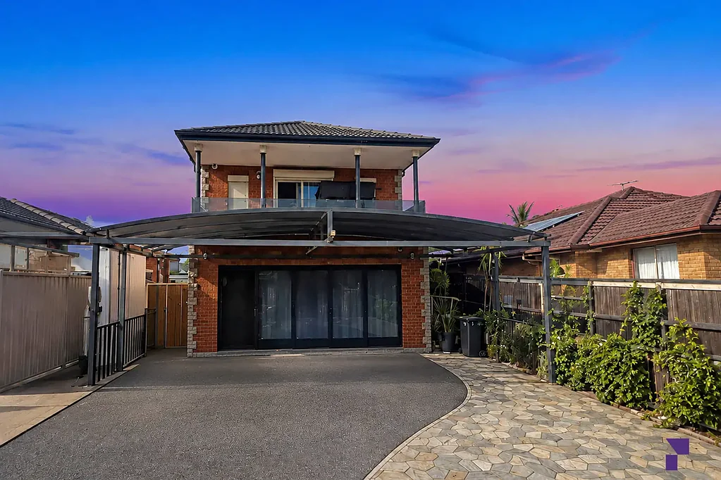 Punchbowl 4બેડરૂમ Beautifully appointed family home opposite St Charbel's church and private school