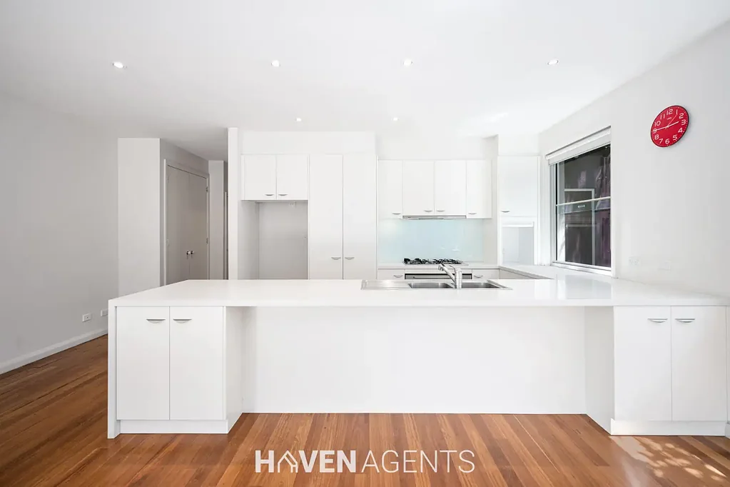 SPACIOUS THREE BEDROOM HOME IN PRIME CAULFIELD SOUTH I HAVEN AGENTS