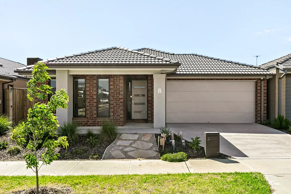 8 Dalgety Street, Mickleham, VIC 3064