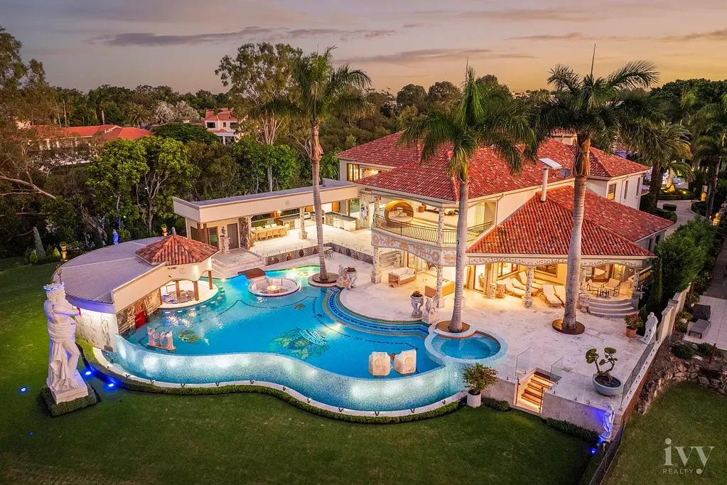 Helensvale 14ਬੈੱਡਰੂਮ Live Like Royalty – Lavish Entertainer, Landmark Riverfront Estate