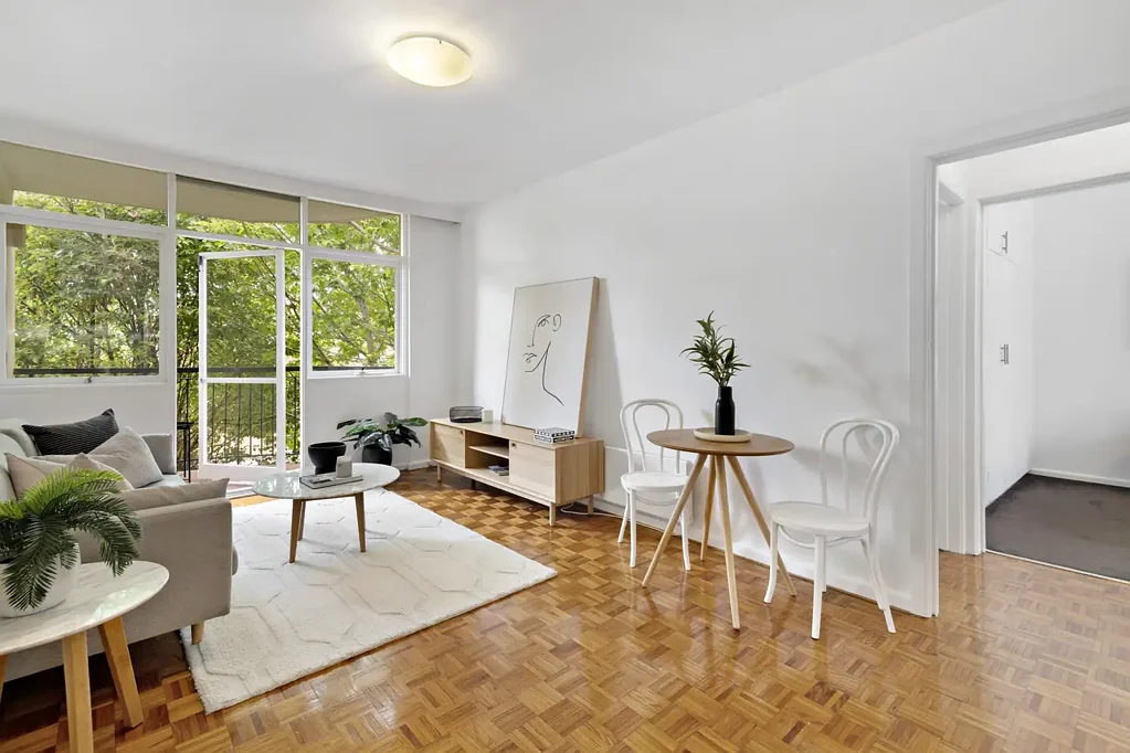 Spacious renovated apartment in popular St Kilda East.