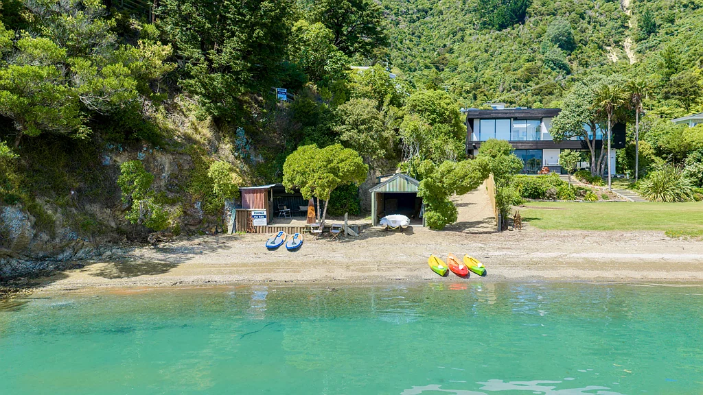 Waikawa  Beachfront rights, boatshed and mooring