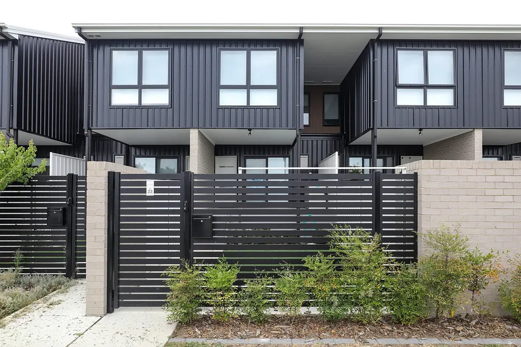 Modern 3-Bedroom Townhouse in Throsby – Stylish Living with Premium Features!