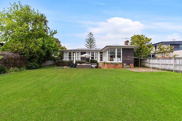 6 Norwood Road, Bayswater, North Shore City