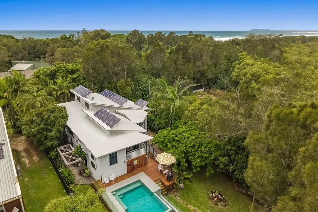 New Brighton 5chambre Coastal Luxury Meets Effortless Family Living - Just One-Minute to New Brighton Beach