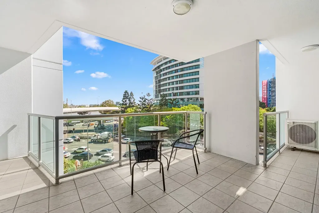 Brisbane City 2部屋 Entry Level Buying In Prime Location - Owner Committed to Sale!