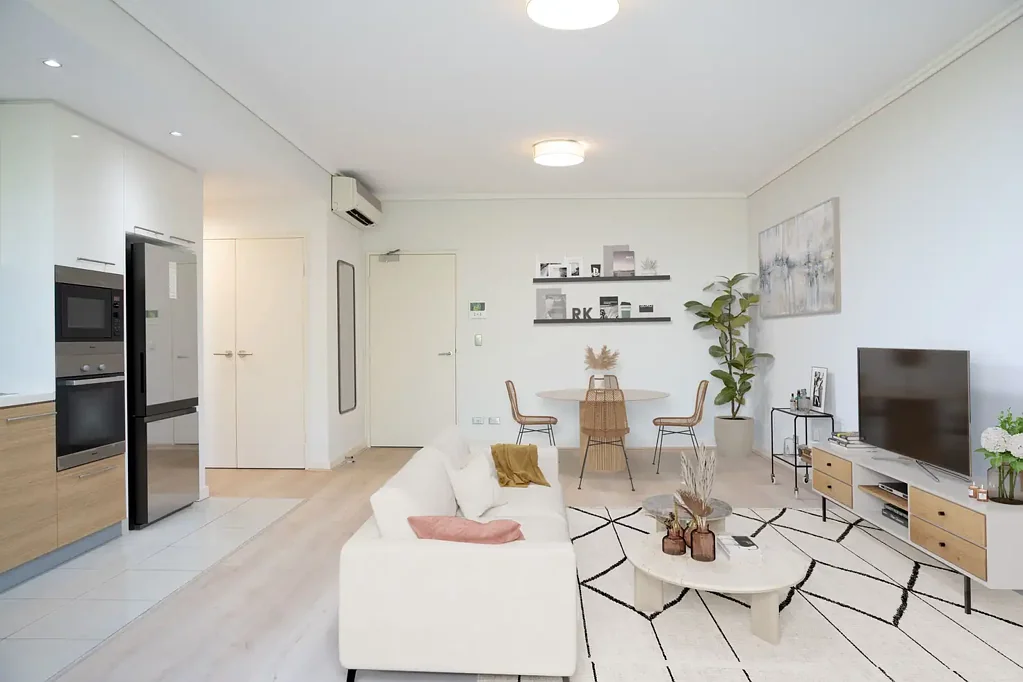 Bright and Spacious One Bedroom Apartment
