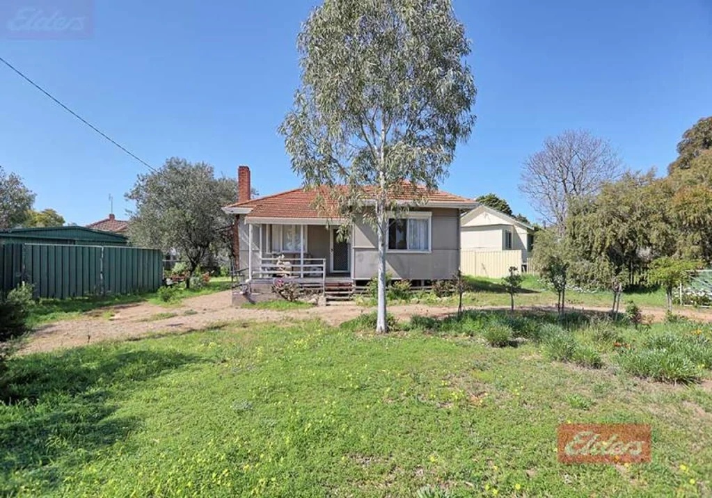90 Bannister  Street, Narrogin, WA 6312