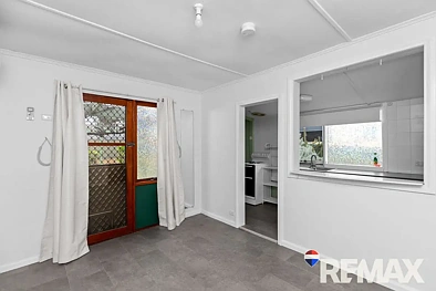 27 Crown Street, Junee, NSW 2663, 2 slaapkamers, 1 badkamers, House