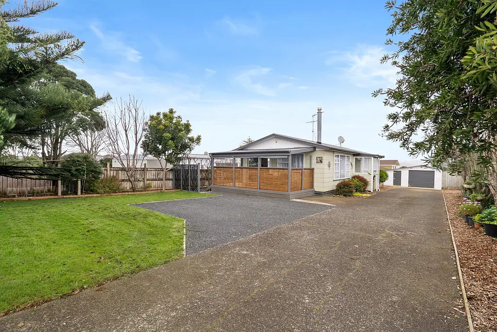 Tuakau 3Moenga Next Stop: Invercargill - This Home Must Sell!