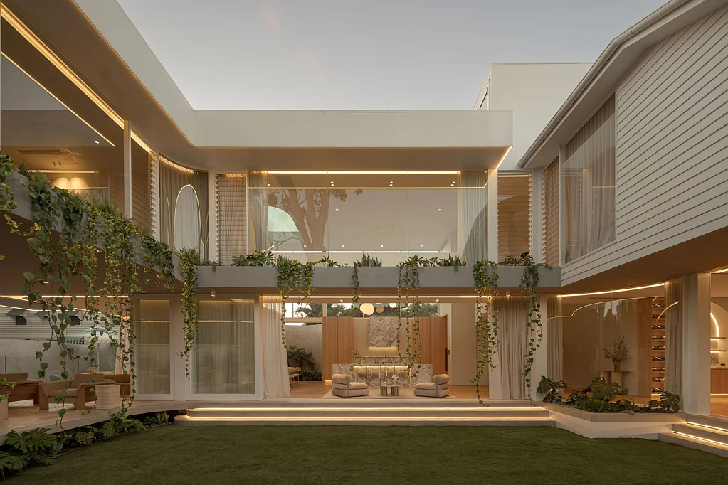 New Farm 6Moenga 'Corazon' - A Smout Property Masterpiece of Scale, Beauty and Design
