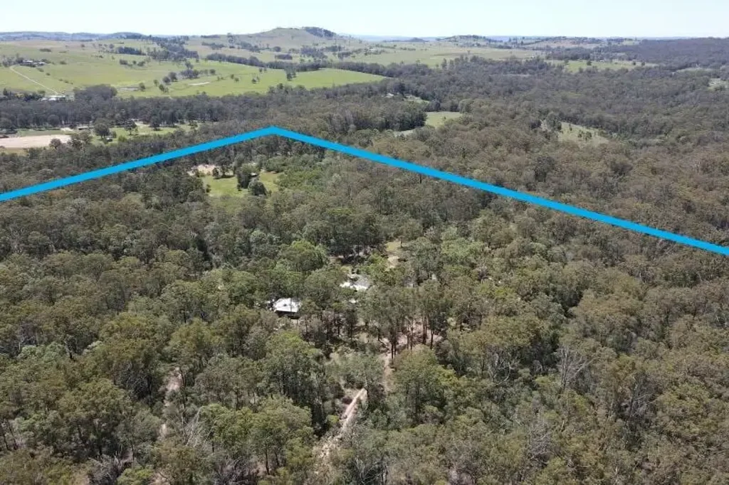 Crows Nest  "CASUARINA" - 92-acre property with dual living, solar, town water, and an enormous two-mega litre dam