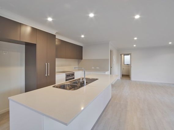 UNIT 1 10 ALLWOOD ST, CHIFLEY ACT 2606, 0 침실, 0 욕실, Townhouse