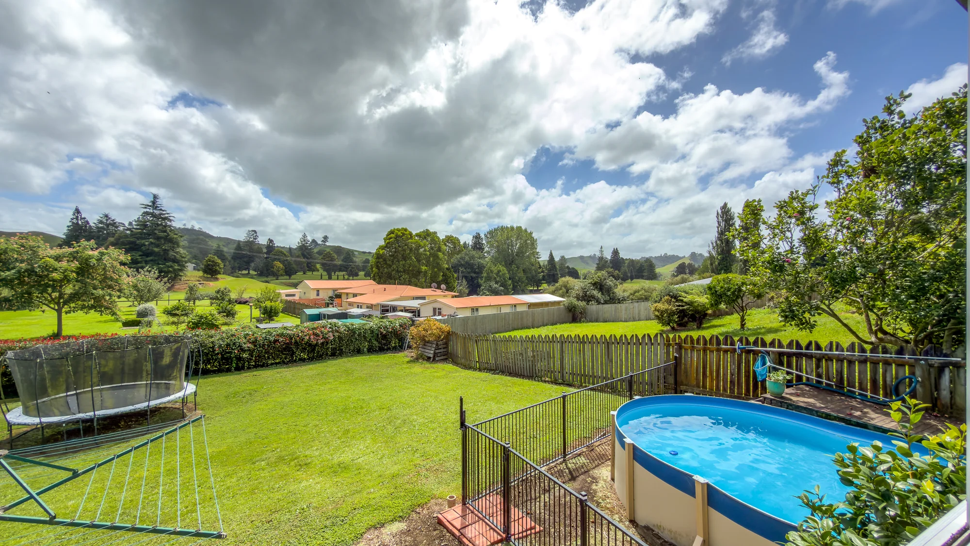 Tirau 3 Slaapkamer Land Bank, Develop or Enjoy - Rare Dual Title Asset!