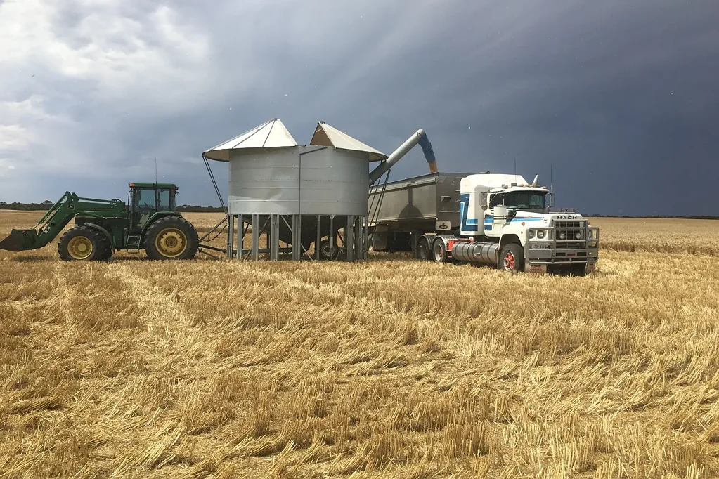 Lock  KARAKANA - Continuous Cropping or Mixed Farming
