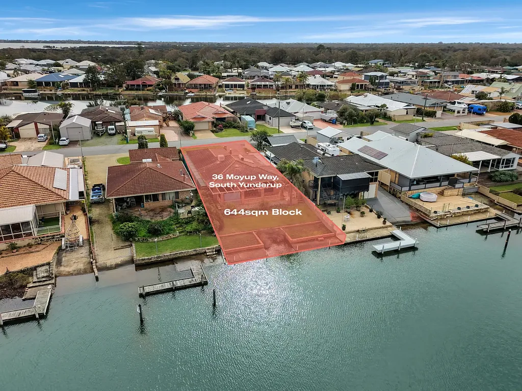 South Yunderup 3Moenga Canal Front Home With Room to Make It Your Own