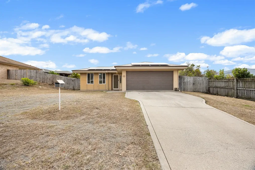 Calliope 4Habitaciones Large Home with Shed & Side Access in a Sought-After Street in Calliope