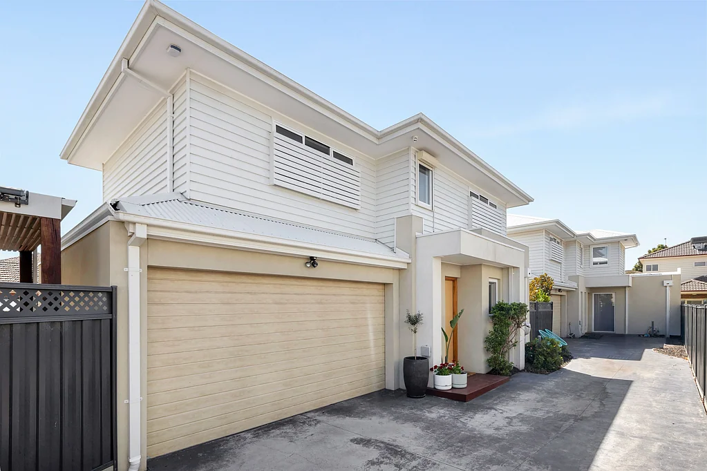 2/8 Thorpe Street, Newport, VIC 3015