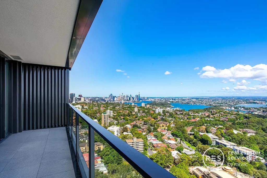 Incredible 3 Bedroom Apartment with Stunning Harbour Views in St Leonards (Sales Campaign)