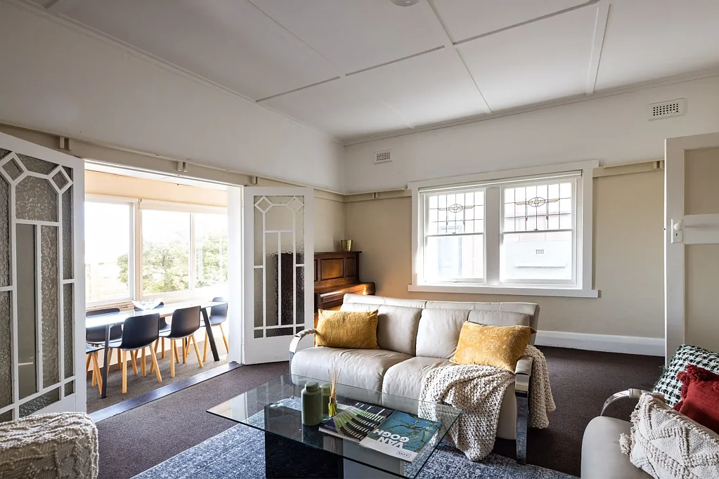 Beautiful Fully Furnished 3 Bedroom Home With Garden