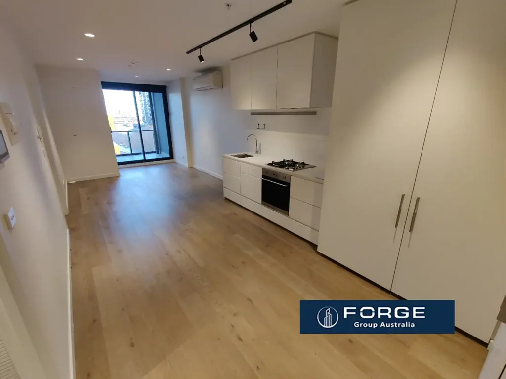Melbourne City Apartment, Available Now.