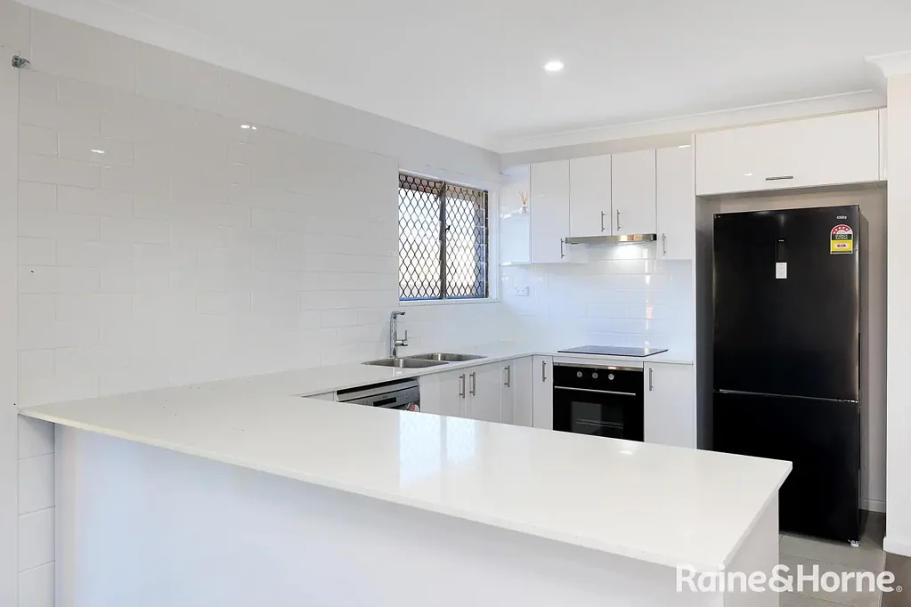 Acacia Ridge 3બેડરૂમ Fully Renovated  Home, LMR ZONED - Potential for development (STCA)