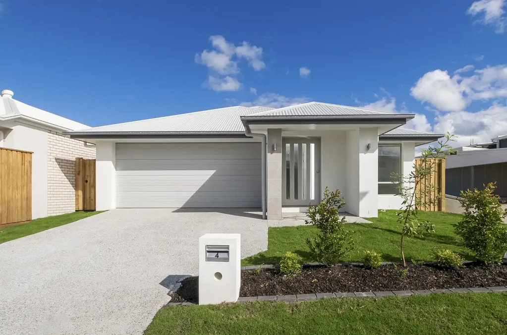 Welcome to Your New Home in the Beautiful Palmview!