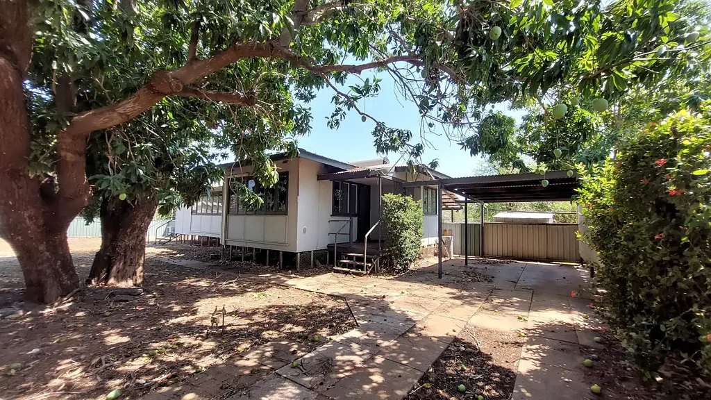 Derby 3ਬੈੱਡਰੂਮ Affordable Classic with Redevelopment Potential on 2,020m²
